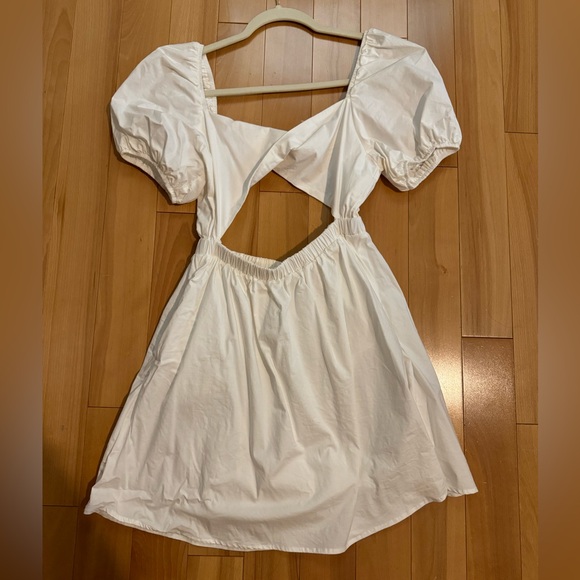 Victoria + Sophia Dresses & Skirts - White Cutout Puff Sleeve Dress